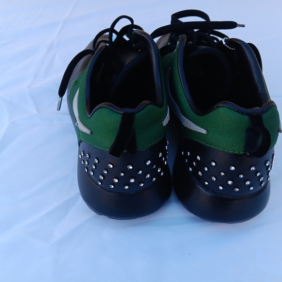 Shoes - Picture 4 of 7